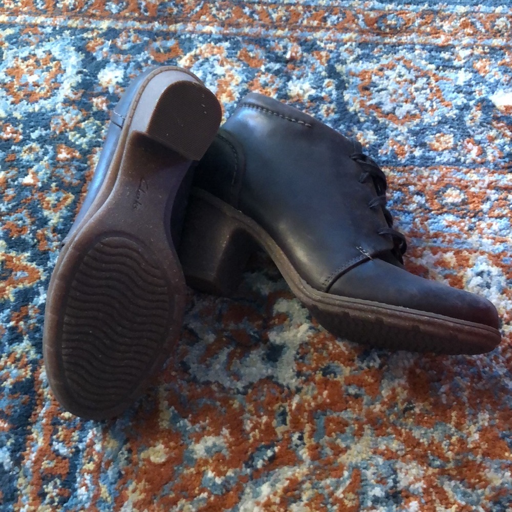 Clarks Collection Brown Leather Ankle Bootie Heel… - image 3